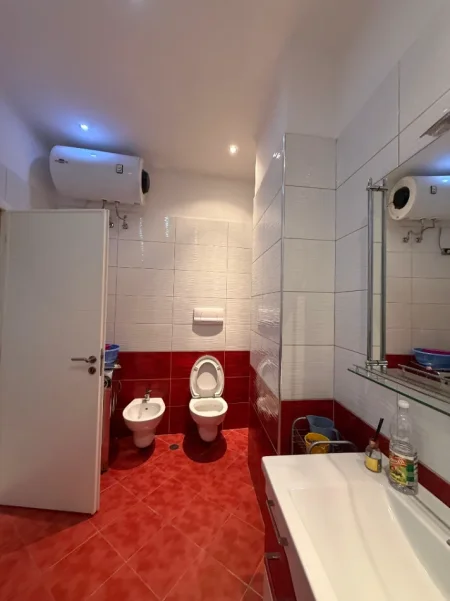 Tirane, shitet apartament 2+1 Kati 2, 119 m² 250.000 € (KOMPLEKSI HALILI, PRANE SELVISE)
