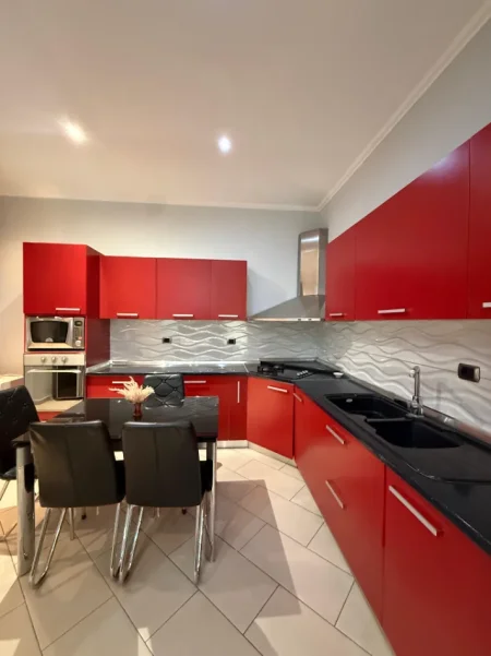 Tirane, shitet apartament 2+1 Kati 2, 119 m² 250.000 € (KOMPLEKSI HALILI, PRANE SELVISE)