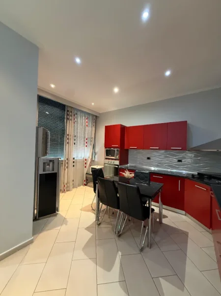 Tirane, shitet apartament 2+1 Kati 2, 119 m² 250.000 € (KOMPLEKSI HALILI, PRANE SELVISE)