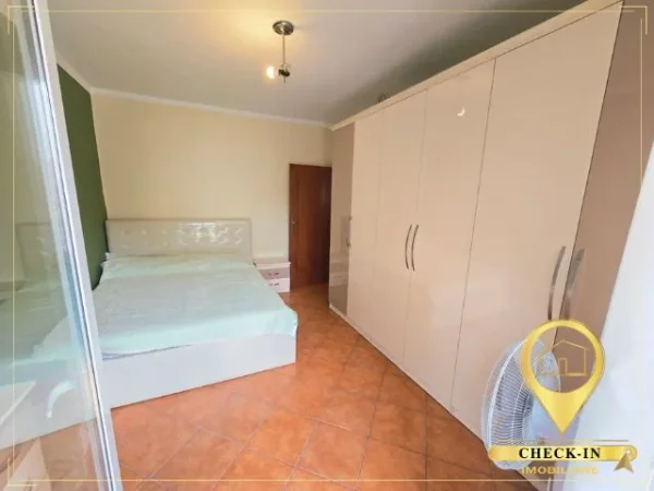 Tirane, jepet me qera apartament 1+1+Aneks+Ballkon Kati 4, 55 m² 420 € (Rruga Ferit Xhajko)