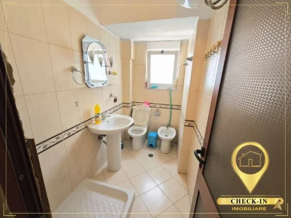 Tirane, jepet me qera apartament 1+1+Aneks+Ballkon Kati 4, 55 m² 420 € (Rruga Ferit Xhajko)