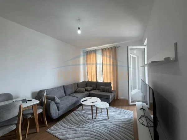 Shqiperi, jepet me qera apartament 1+1 Kati 5, 64 m² 450 € (UNIVERS CITY)