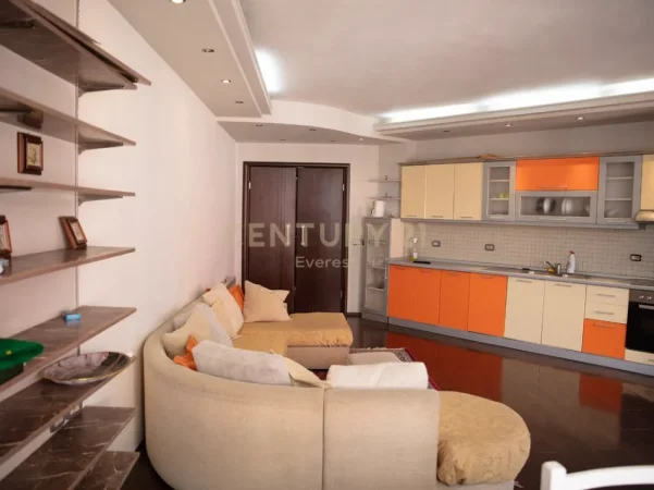 Tirane, shitet apartament 2+1 Kati 6, 115 m² 196.000 € (rruga rrapo hekali)