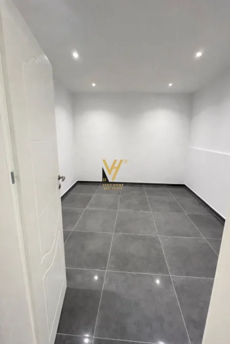 Tirane, jepet me qera shtepi Kati 0, 100 m² 470 € (SAUK I RI)