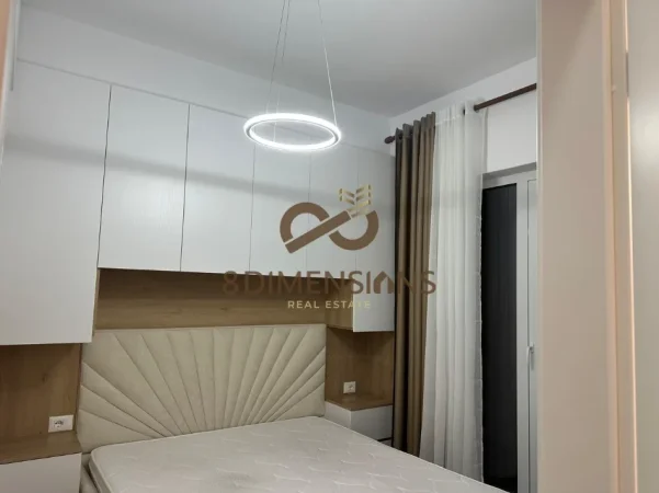 Tirane, jepet me qera apartament 1+1+Ballkon Kati 3, 50 m² 420 € (ali demi)