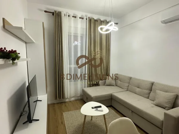 Tirane, jepet me qera apartament 1+1+Ballkon Kati 3, 50 m² 420 € (ali demi)