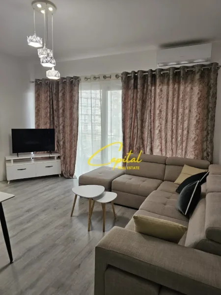 Tirane, jepet me qera apartament 2+1 Kati 3, 78 m² 670 € (5 MAJI)