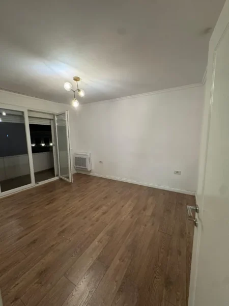 Tirane, jepet me qera apartament 3+1+Ballkon Kati 3, 100 m² 800 € (Rruga mine Peza)