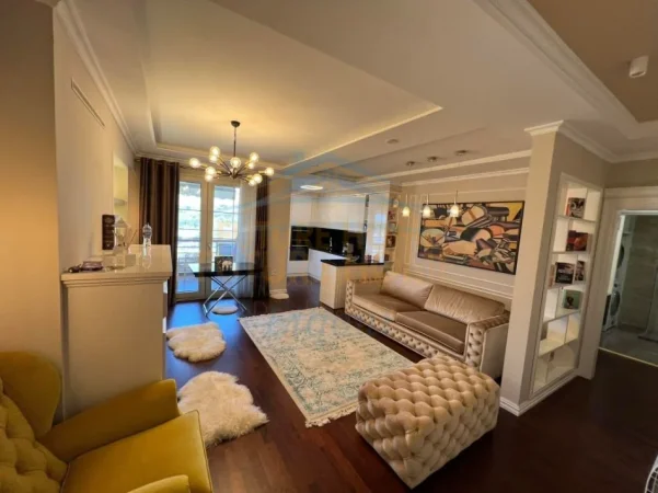 Tirane, jepet me qera apartament 2+1 Kati 3, 108 m² 1.200 € (Liqeni i Thate)
