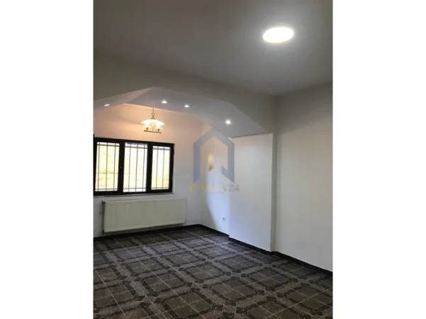 Shqiperi, jepet me qera apartament 3+1 Kati 1, 120 m² 700 € (Rruga e Kavajes)