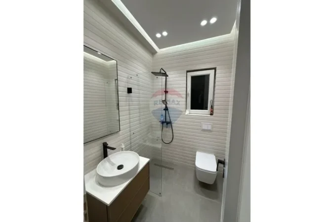 Tirane, jepet me qera apartament 3+1+Aneks+Ballkon Kati 2, 106 m² 1.500 € (Kopshti Botanik)