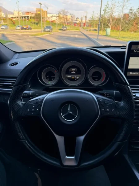 Tirane, shes makine E-CLASS 2014 BENZ E PAPEDORUR NE SHQIPERI Nafte, e zeze automatik Kondicioner 190.000 km 1 €