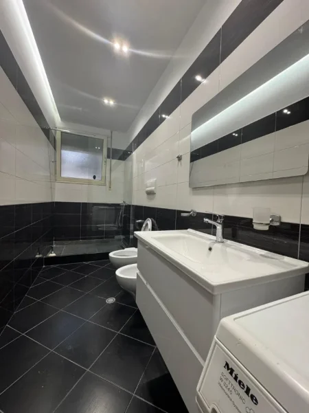 Tirane, jepet me qera apartament 2+1 Kati 0, 89 m² 700 € (LIQENI I THATE , RRUGA PETI)