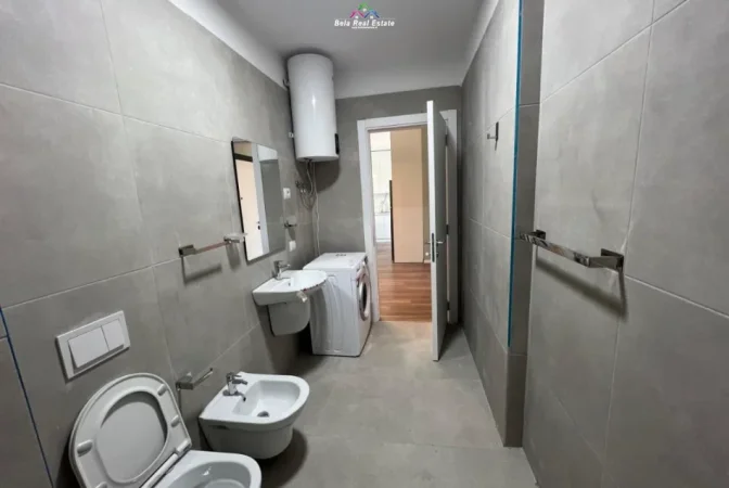 Tirane, jepet me qera apartament 1+1 Kati 2, 75 m² 550 € (Ish dogana)