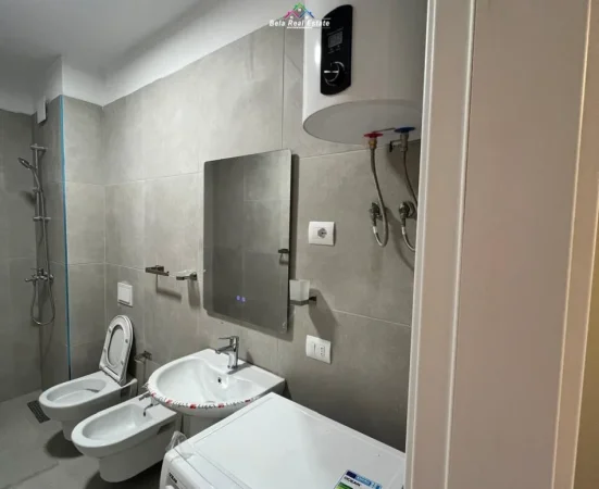 Tirane, jepet me qera apartament 1+1 Kati 2, 75 m² 550 € (Ish dogana)