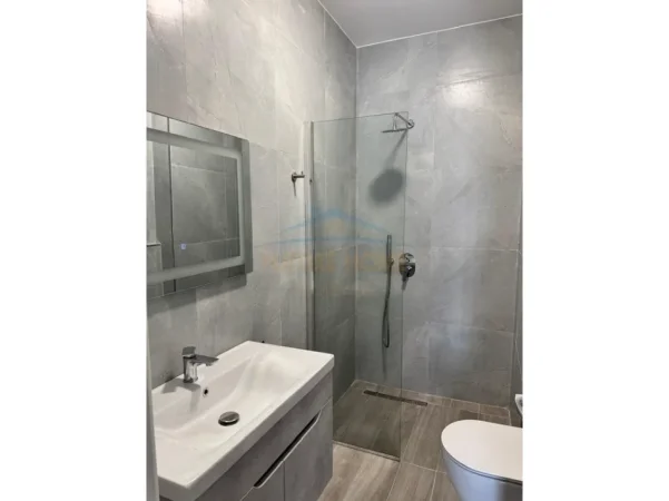 Tirane, jepet me qera apartament 2+1 Kati 3, 100 m² 835 € (Rruga Don Bosko)