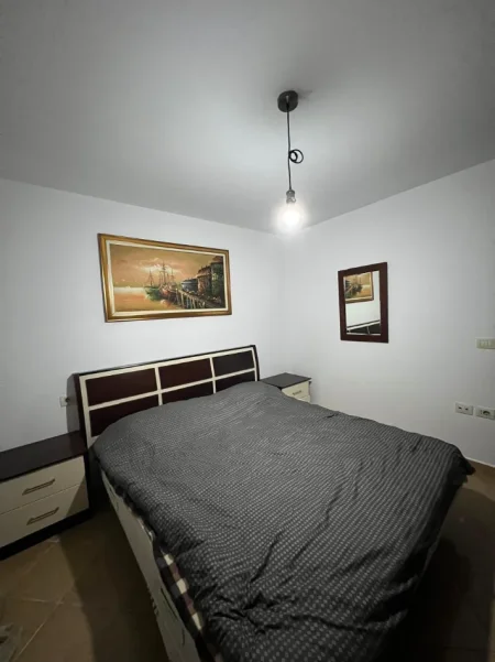 Tirane, jepet me qera apartament 2+1 Kati 1, 120 m² 550 € (ALI DEMI)