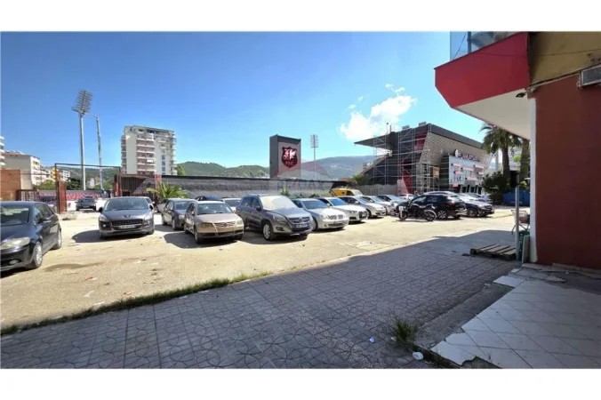 Vlore, jepet me qera dyqan Kati 0, 39 m² 349 € (Skelë, Vlorë)