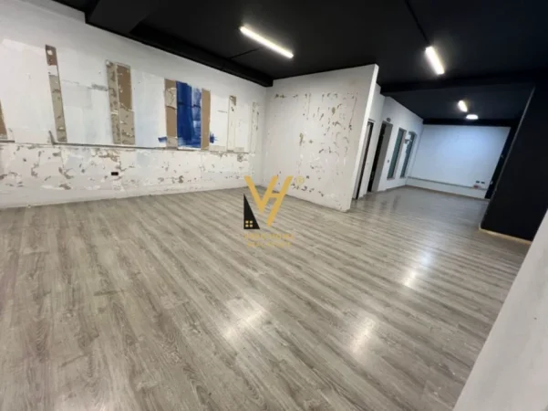 Tirane, jepet me qera zyre Kati 2, 115 m² 1.500 € (BLLOK)
