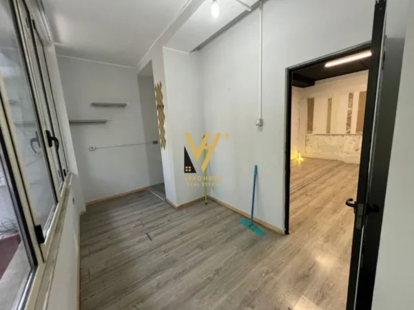 Tirane, jepet me qera zyre Kati 2, 115 m² 1.500 € (BLLOK)