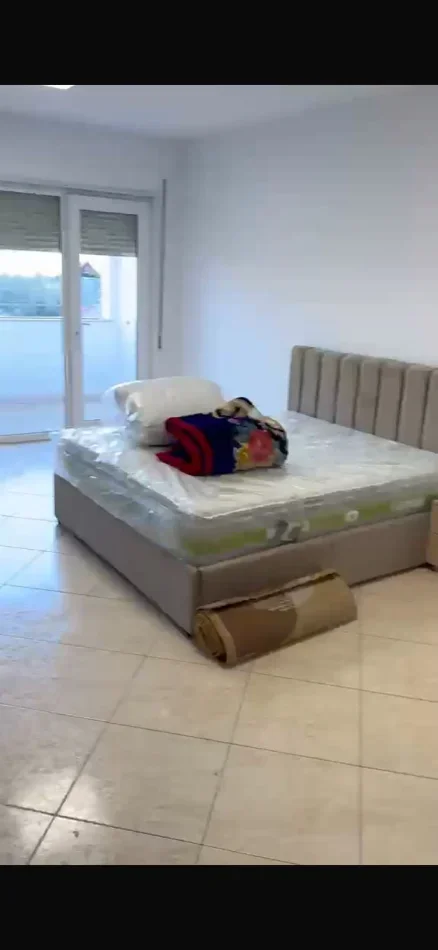 Tirane, jepet me qera apartament 2+1 Kati 2, 128 m² 650 € (SIRI KODRA)