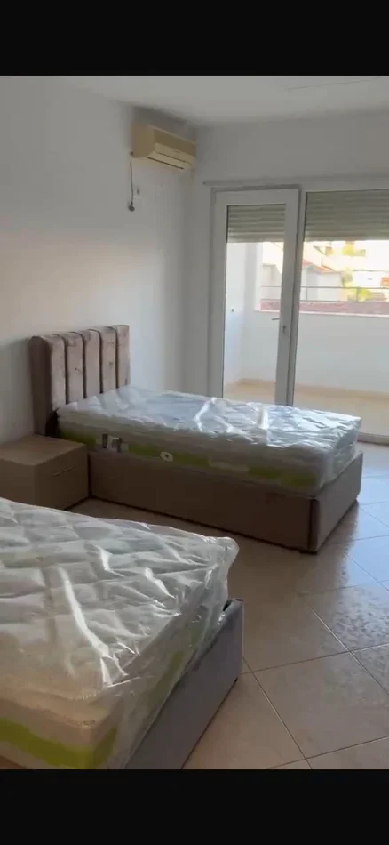 Tirane, jepet me qera apartament 2+1 Kati 2, 128 m² 650 € (SIRI KODRA)