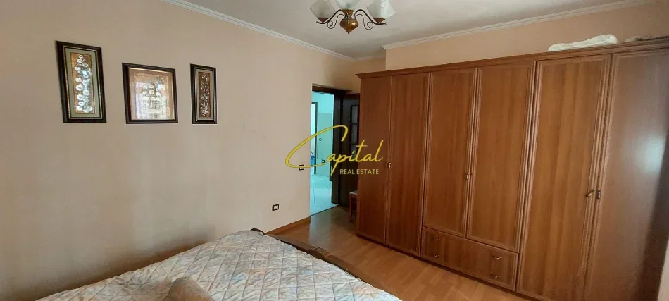 Tirane, jepet me qera apartament 1+1 Kati 6, 50 m² 400 € (PAZARI I RI)