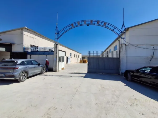 Tirane, jepet me qera ambjent biznesi , 4.650 m² 6.000 € 