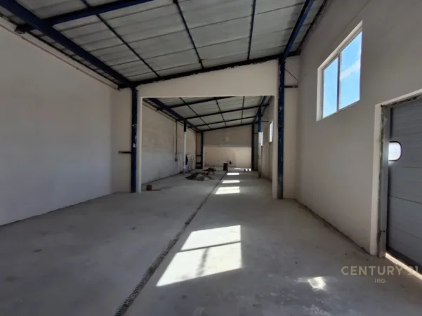 Tirane, jepet me qera ambjent biznesi , 4.650 m² 6.000 € 