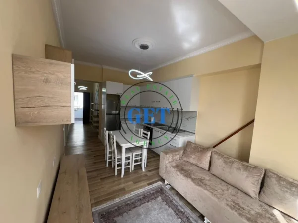 Durres, jepet me qera apartament 2+1 Kati 3, 97 m² 450 € (Stacioni i Trenit)