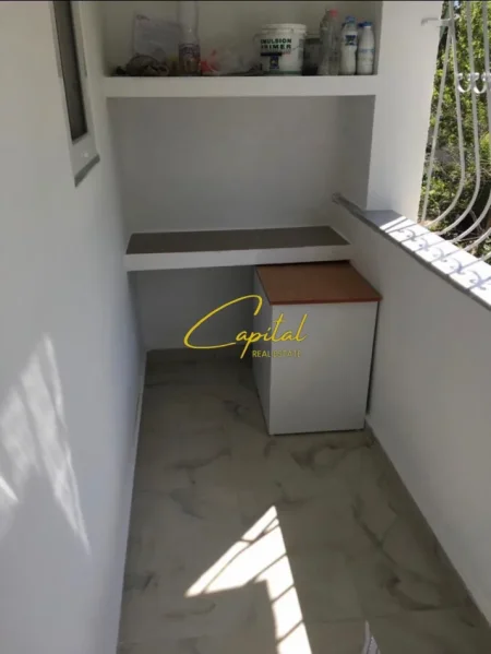 Tirane, jepet me qera apartament 1+1 Kati 2, 60 m² 450 € (XHAMLLIKU)