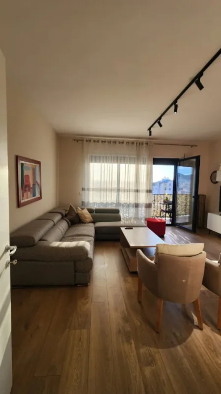 Tirane, jepet me qera apartament 2+1 Kati 7, 104 m² 1.100 € 