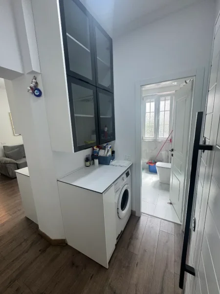Tirane, jepet me qera apartament 1+1+Ballkon Kati 2, 55 m² 55.000 leke (21 Dhjetori)