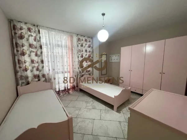 Tirane, jepet me qera apartament 2+1 Kati 1, 160 m² 650 € (Shkolla e kuqe)