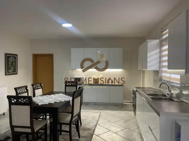 Tirane, jepet me qera apartament 2+1 Kati 1, 160 m² 650 € (Shkolla e kuqe)