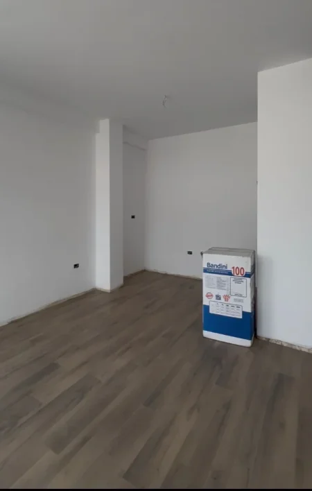 Tirane, shitet apartament+verande | Penthouse 2+1+Ballkon Kati 4, 84 m² 176.000 € (Rruga Ali Demi)