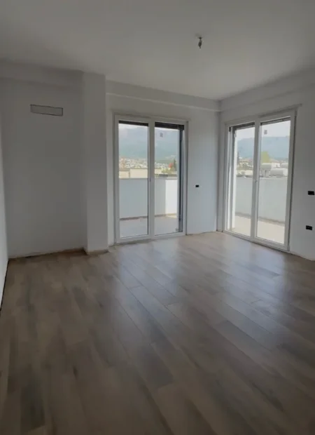 Tirane, shitet apartament+verande | Penthouse 2+1+Ballkon Kati 4, 84 m² 176.000 € (Rruga Ali Demi)