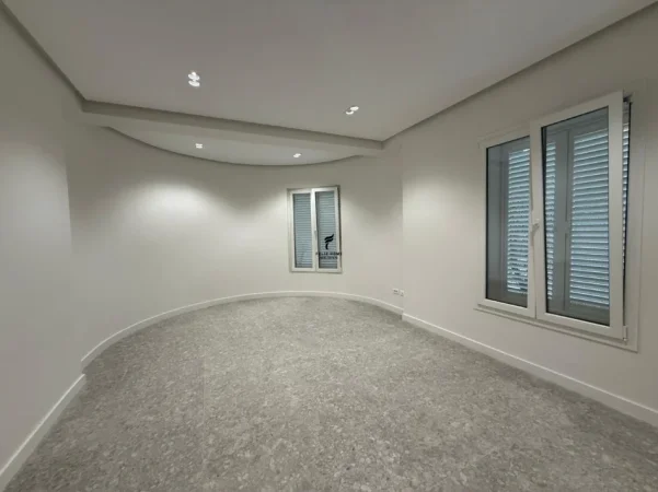 Tirane, jepet me qera Vile 2 Katshe , 700 m² 9.000 € (RRUGA E ELBASANIT)