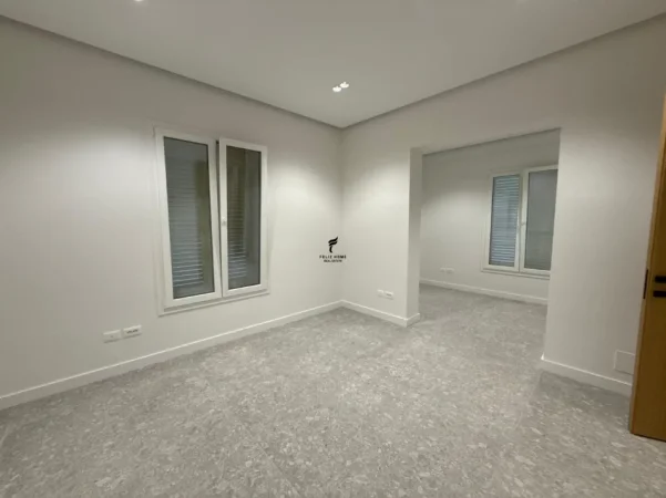 Tirane, jepet me qera Vile 2 Katshe , 700 m² 9.000 € (RRUGA E ELBASANIT)