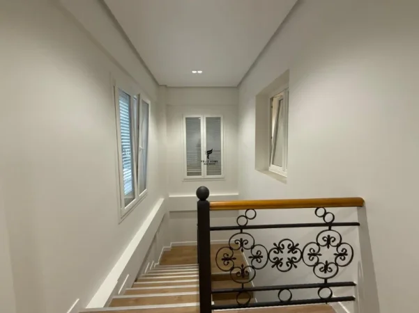 Tirane, jepet me qera Vile 2 Katshe , 700 m² 9.000 € (RRUGA E ELBASANIT)