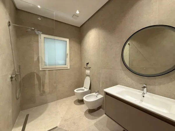 Tirane, jepet me qera Vile 2 Katshe , 700 m² 9.000 € (RRUGA E ELBASANIT)