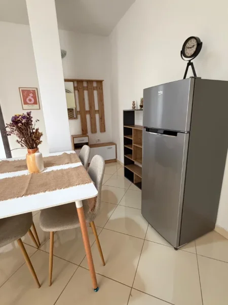 Jepet me Qera Hyrje 1+1 shume e mire tek Fakulteti i Mjeksise tek Spitalet, QSUT, 400 Euro