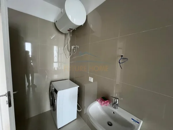 Tirane, jepet me qera apartament 1+1 Kati 4, 80 m² 450 € (Bulevardi i Ri)