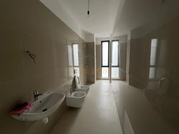 Tirane, jepet me qera apartament 1+1 Kati 4, 80 m² 450 € (Bulevardi i Ri)