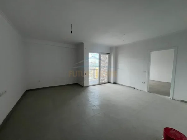 Tirane, shitet apartament 1+1 Kati 4, 75 m² 82.800 € (Kamez)