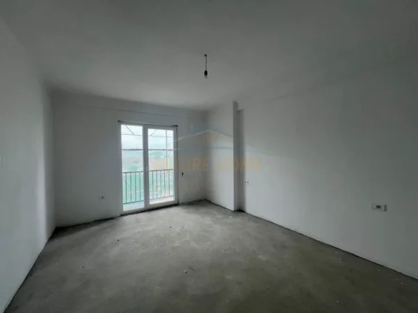 Tirane, shitet apartament 1+1 Kati 4, 75 m² 82.800 € (Kamez)