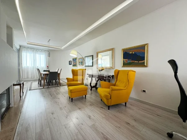 Tirane, shitet apartament 3+1 Kati 10, 220 m² 610.000 € (RRUGA “ISMAIL QEMALI” NË QENDER TË ISH BLLOKUT)