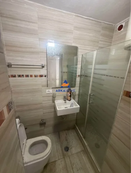 Tirane, jepet me qera ambjent biznesi Kati 0, 100 m² 1.311 € 