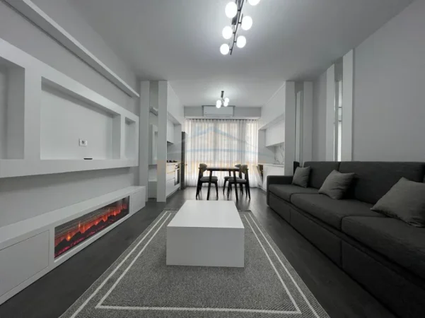 Stacioni i Trenit, qera apartament 2+1 , 77 m² 750 euro (Usluga)