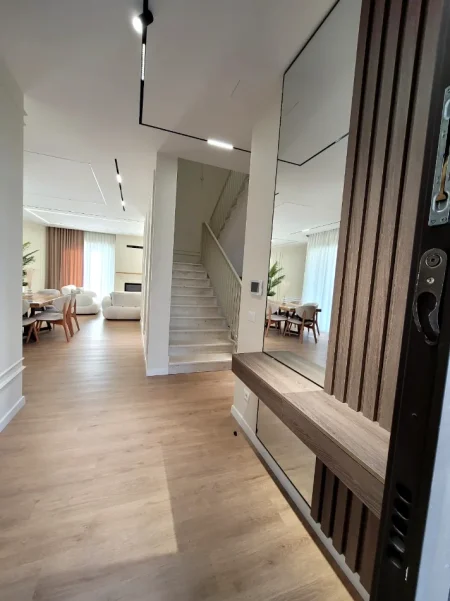 Tirane, jepet me qera Vile , 275 m² 5.000 € (GREEN VALLEY RESIDENCE, LIQENI I THATE)